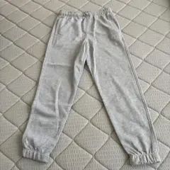 美品　キッズ グレー スウェットパンツ