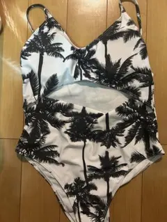 体型カバー ワンピース水着のサムネイル