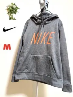 【NIKE】【Mサイズ】【美品】ナイキ　レディース上着パーカー　裏起毛