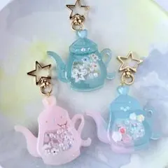 21 _ シャカシャカ キーホルダー　レジン シェイカー 3個　ティーポットのサムネイル