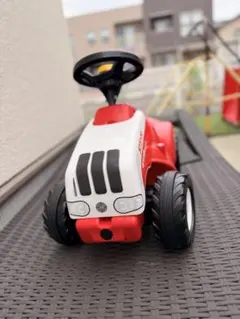 STEYR 4115 MULTI 足けり乗用玩具　トラクターのサムネイル