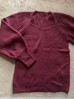 ワインレッドセーター