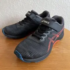 asics キッズスニーカー　レーザービーム　ブラック/オレンジ　22センチ