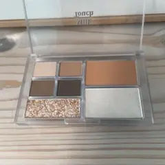 Milk Touch アイシャドウパレット 01のサムネイル