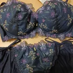 チュチュアンナ 金の谷間ブラ ノスタルジックパフィームブラ 紐ショーツ D75