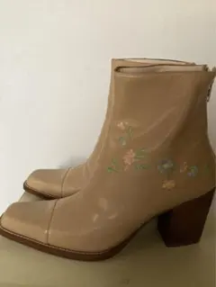 DUCCIO DEL DUCA花刺繍 ベージュ レザー ショートブーツ
