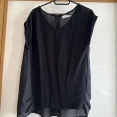 CECIL McBEE 黒のVネックノースリーブトップス