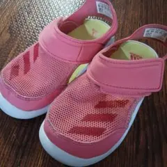 adidas ピンク メッシュ サンダル　15