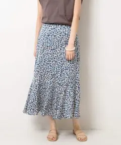 新品タグ付きSpick & Span シャドーリーフプリント マーメイドスカートのサムネイル