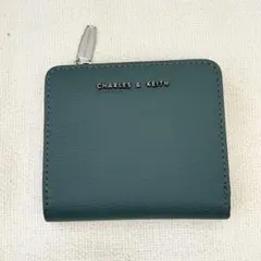 CHARLES & KEITH 二つ折り財布 グリーンのサムネイル
