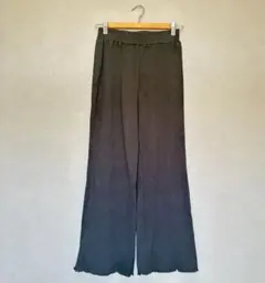 【epimi pimmy】エピミエピミーリブ編み黒ワイドパンツ フレアカット