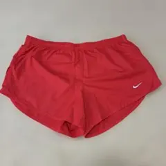 NIKEショートパンツ赤のみ！