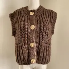 Item thumbnail for item 77973302-3932-46e6-82da-5765c4c56f6b