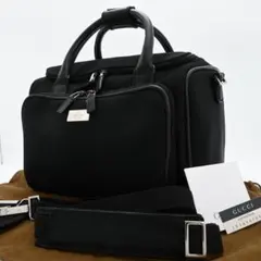 極美品　Ｇｕｃｃｉ グッチ　ショルダーバッグ　カメラバッグ　　ロゴ　黒　ブラックのサムネイル