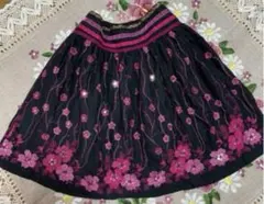 黒地ピンク花柄刺繍フレアスカート　NEXT サイズ100のサムネイル