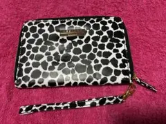 ♡未使用♡ WEEKEND MaxMara ポーチ　マルチケース ストラップ付き