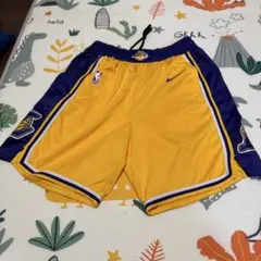 Nike Los Angeles Lakers ショーツとTシャツセット
