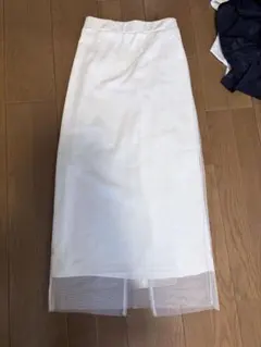 ホワイト フレアスカートのサムネイル