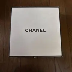 CHANEL ホワイト ギフト箱　空箱