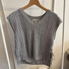 グレー 編み込みデザイン ニットベスト M