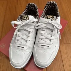 PUMA スニーカー ホワイト レオパード柄　24センチのサムネイル