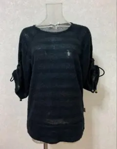 透け感のある黒の7分袖ガールズニット