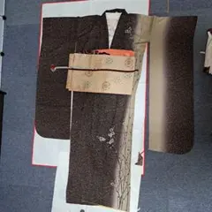 値下げ桜模様のブラウン系振袖のサムネイル