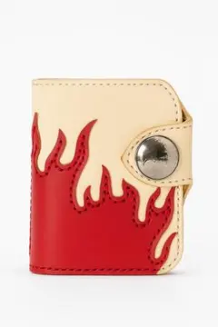 フレア　レザー二つ折り財布