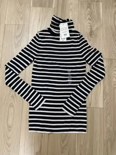 新品未使用　ユニクロ エクストラファインメリノリブタートルネックセーター