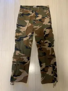GUESS カーゴパンツ カモフラージュ 30のサムネイル