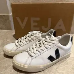 VEJA ESPLAR LEATHER スニーカー ホワイト ブラック　37のサムネイル