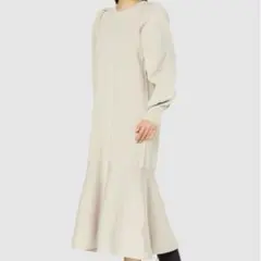 未使用級　VIS パフスリーブ 春フレアロングワンピース　アイボリー　マーメイド