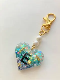 ハンドメイドイニシャルキーホルダーE