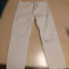 ZARAホワイトダメージストレートジーンズめっちゃ可愛い⭐ストレッチきいてます！