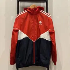 adidas ナイロンパーカー