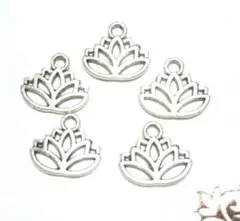 再5♡大人気♡エキゾチック♡アジアン♡蓮の花♡ロータス♡チャーム☆