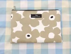 ハンドメイド　北欧風フラワー　花柄　フラットポーチ　ファスナーポーチ　黒