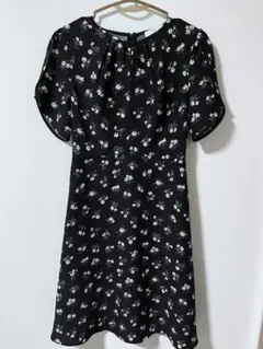 【美品】ケイトスペード ワンピース 花柄 ブラック Sサイズ フレア