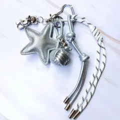 じゃらじゃらキーホルダー　バッグチャーム　キーチャーム　パラコード 　星　クマB