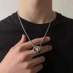 ダブルリングネックレス　シンプル　シルバーブラック男女兼用　大人上品高級感