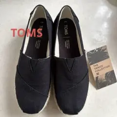 ★新品★TOMS(トムス)ベニスコレクション　厚底　スリッポン　黒　W 7