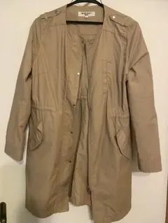 ナチュラルビューティーベーシック　ノーカラースプリングコート