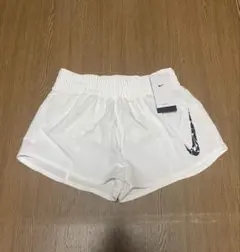 ウィメンズ Dri-FIT ミッドライズ 8cm ショートパンツ (インナー付き