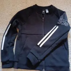 adidas 黒 ジャージ 130