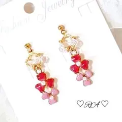 ハンドメイド　2色レジンFlower…デザイン.ガラスビーズ