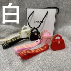 白　シャネル　マトラッセ　キーホルダー