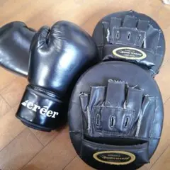 créer ボクシンググローブ 黒とボディメーカーのミット