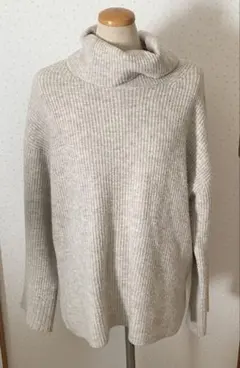 ◎美品 GU ジーユー ボクシー タートルネック セーター M