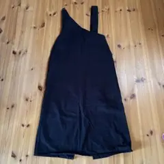 黒のサロペット・オーバーオール