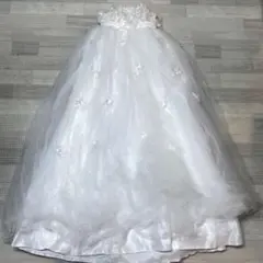 ホワイト ウェディングドレス フラワーモチーフ